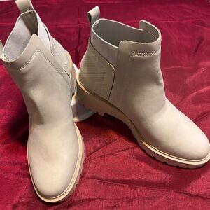 A.N.A Block Heel Beige Off White Boot 8 1/2